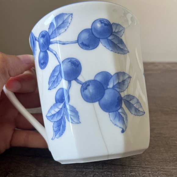 Tiffany & Co. Tiffany Nature 1996 Collection Blueberry Glass Mug - Picture 6 of 10